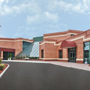 Holiday Inn - Manitowoc